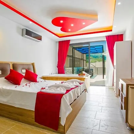 Ay / Kalkan 4*